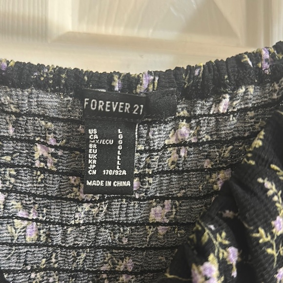 Floral Black Ruffle Top - Picture 2 of 5